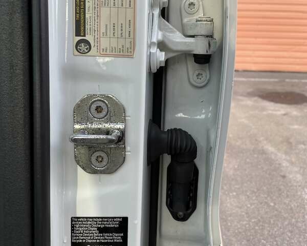 Белый Мерседес ГЛ-класс, объемом двигателя 2.99 л и пробегом 237 тыс. км за 17900 $, фото 29 на Automoto.ua