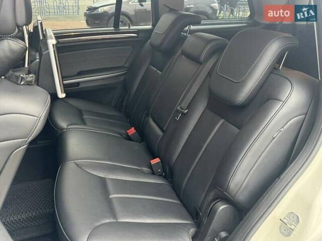 Белый Мерседес ГЛ-класс, объемом двигателя 3 л и пробегом 272 тыс. км за 17500 $, фото 17 на Automoto.ua