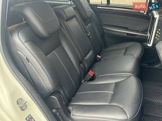 Белый Мерседес ГЛ-класс, объемом двигателя 3 л и пробегом 272 тыс. км за 17500 $, фото 19 на Automoto.ua