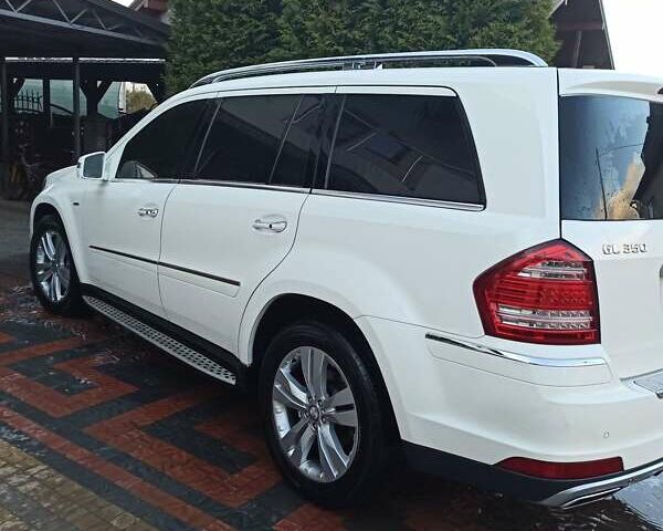 Мерседес ГЛ-класс 2011 в Городке на Automoto.ua Белый Мерседес ГЛ-класс, объемом двигателя 2.99 л и пробегом 221 тыс. км за 18700 $, фото 5 на Automoto.ua
