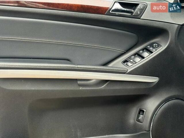 Белый Мерседес ГЛ-класс, объемом двигателя 3 л и пробегом 272 тыс. км за 17500 $, фото 21 на Automoto.ua