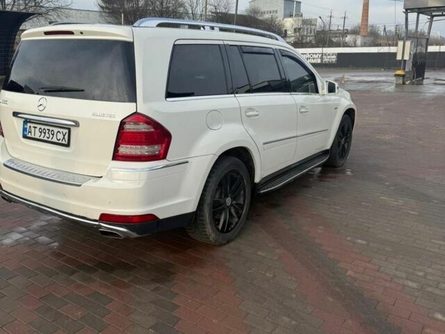 Белый Мерседес ГЛ-класс, объемом двигателя 3 л и пробегом 330 тыс. км за 19000 $, фото 5 на Automoto.ua