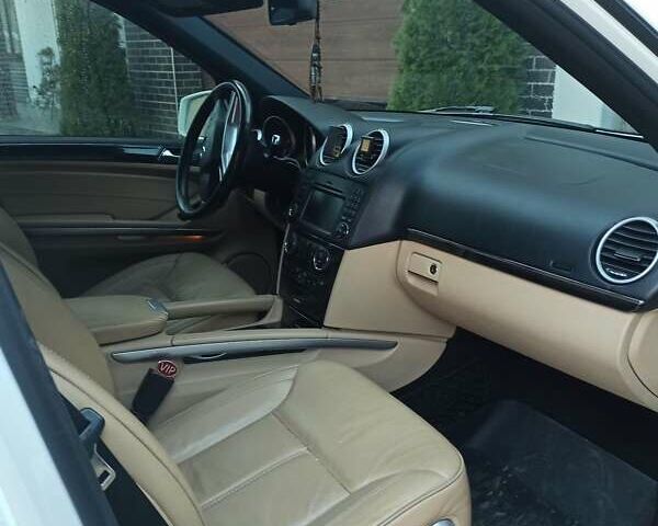 Мерседес ГЛ-класс 2011 в Городке на Automoto.ua Белый Мерседес ГЛ-класс, объемом двигателя 2.99 л и пробегом 221 тыс. км за 18700 $, фото 1 на Automoto.ua