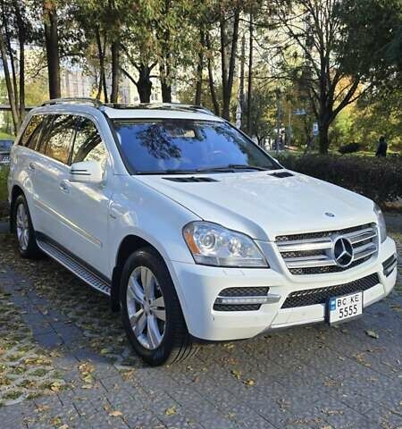 Мерседес ГЛ-класс 2011 в Львове на Automoto.ua Белый Мерседес ГЛ-класс, объемом двигателя 2.99 л и пробегом 385 тыс. км за 20000 $, фото 6 на Automoto.ua