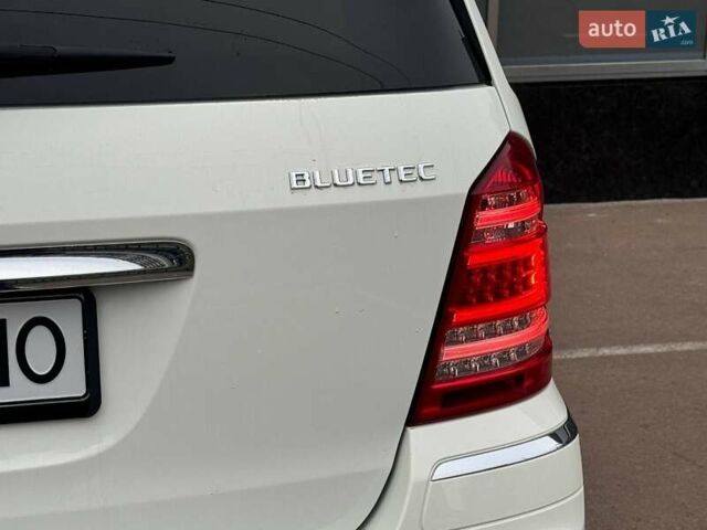 Белый Мерседес ГЛ-класс, объемом двигателя 3 л и пробегом 272 тыс. км за 17500 $, фото 10 на Automoto.ua