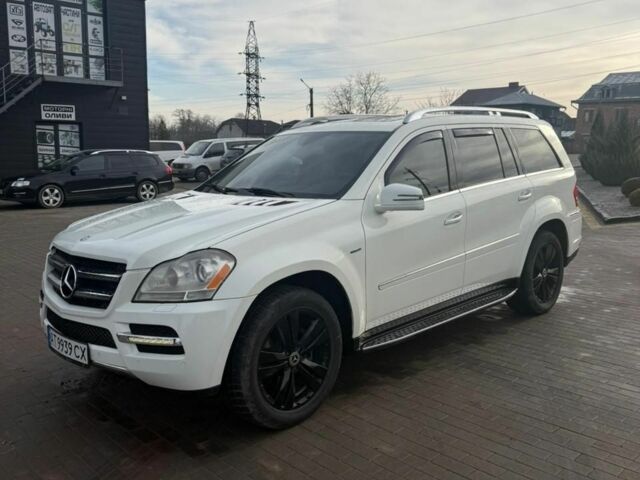 Белый Мерседес ГЛ-класс, объемом двигателя 3 л и пробегом 330 тыс. км за 19000 $, фото 2 на Automoto.ua