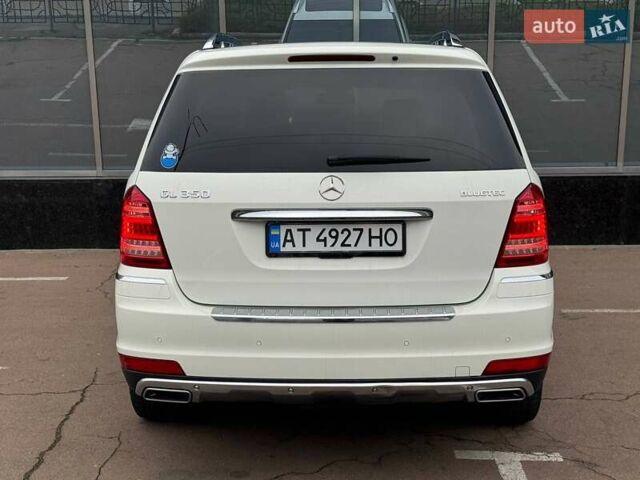 Белый Мерседес ГЛ-класс, объемом двигателя 3 л и пробегом 272 тыс. км за 17500 $, фото 6 на Automoto.ua
