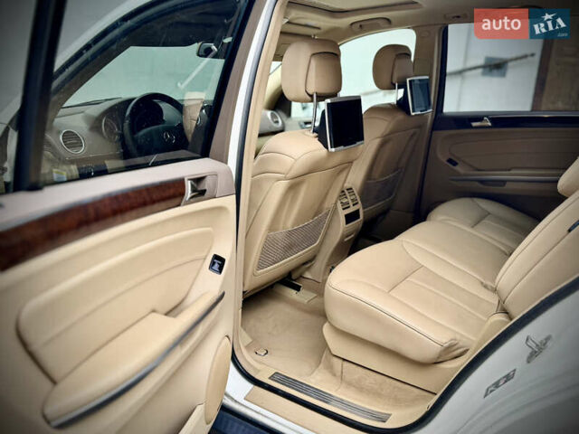 Белый Мерседес ГЛ-класс, объемом двигателя 2.99 л и пробегом 245 тыс. км за 17999 $, фото 13 на Automoto.ua