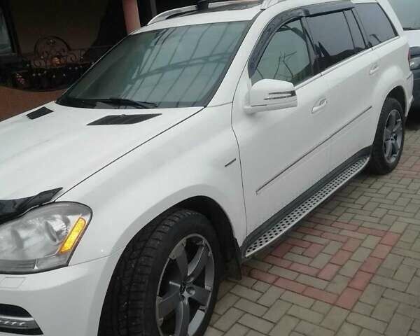 Белый Мерседес ГЛ-класс, объемом двигателя 3 л и пробегом 252 тыс. км за 18300 $, фото 2 на Automoto.ua