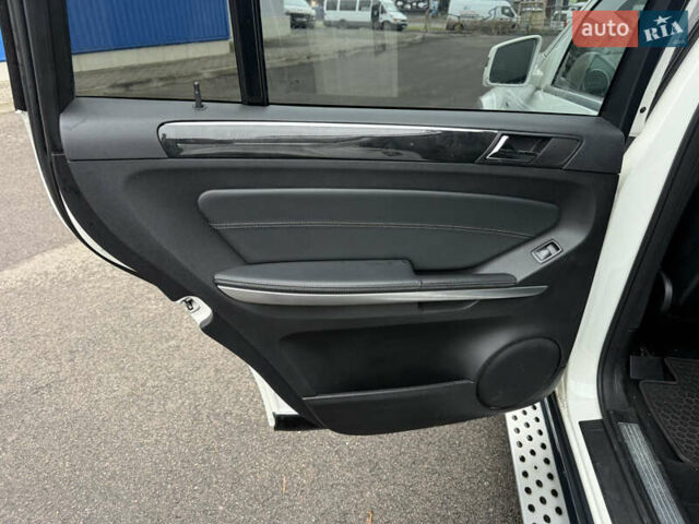 Білий Мерседес ГЛ-Клас, об'ємом двигуна 3 л та пробігом 258 тис. км за 12900 $, фото 20 на Automoto.ua