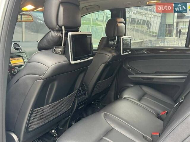 Белый Мерседес ГЛ-класс, объемом двигателя 3 л и пробегом 272 тыс. км за 17500 $, фото 16 на Automoto.ua