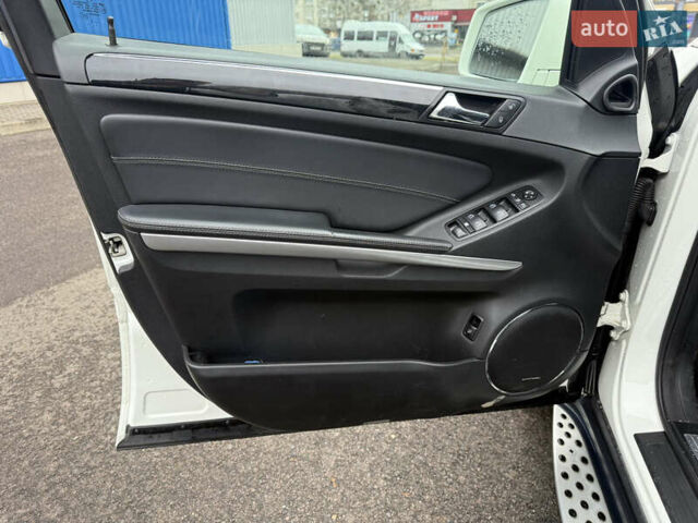 Білий Мерседес ГЛ-Клас, об'ємом двигуна 3 л та пробігом 258 тис. км за 12900 $, фото 16 на Automoto.ua