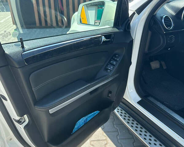 Білий Мерседес ГЛ-Клас, об'ємом двигуна 2.99 л та пробігом 170 тис. км за 17000 $, фото 17 на Automoto.ua