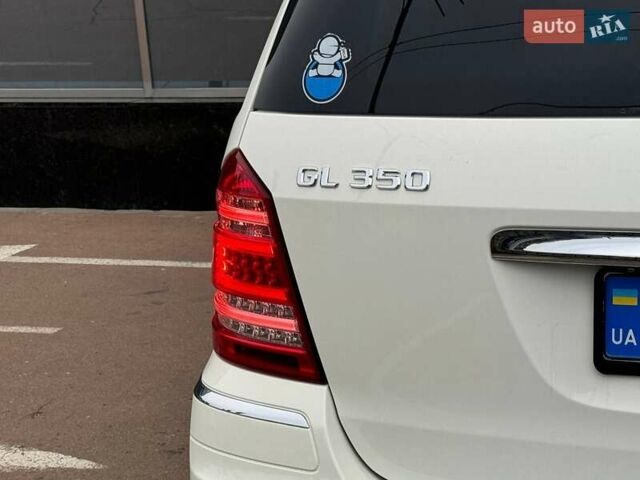 Белый Мерседес ГЛ-класс, объемом двигателя 3 л и пробегом 272 тыс. км за 17500 $, фото 12 на Automoto.ua