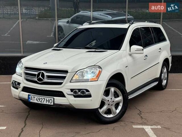 Белый Мерседес ГЛ-класс, объемом двигателя 3 л и пробегом 272 тыс. км за 17500 $, фото 2 на Automoto.ua
