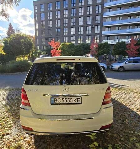 Мерседес ГЛ-класс 2011 в Львове на Automoto.ua Белый Мерседес ГЛ-класс, объемом двигателя 2.99 л и пробегом 385 тыс. км за 20000 $, фото 31 на Automoto.ua