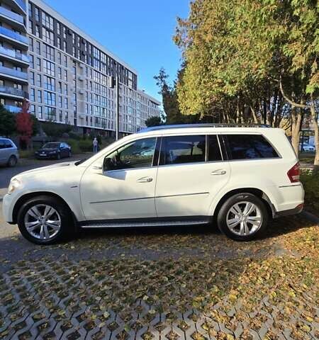 Мерседес ГЛ-класс 2011 в Львове на Automoto.ua Белый Мерседес ГЛ-класс, объемом двигателя 2.99 л и пробегом 385 тыс. км за 20000 $, фото 5 на Automoto.ua