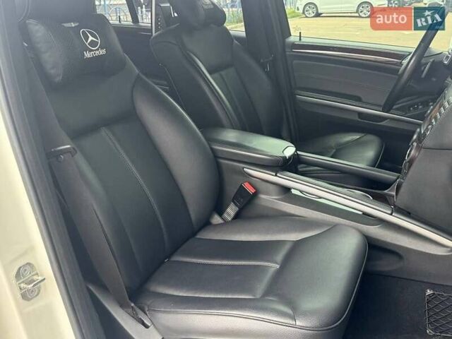 Белый Мерседес ГЛ-класс, объемом двигателя 3 л и пробегом 272 тыс. км за 17500 $, фото 15 на Automoto.ua