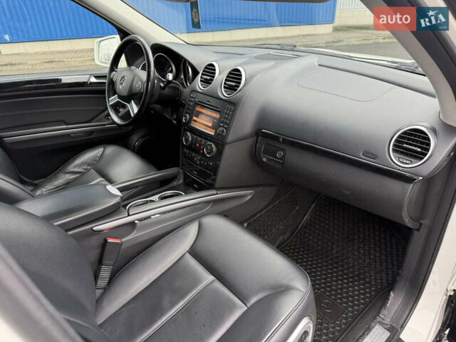 Білий Мерседес ГЛ-Клас, об'ємом двигуна 3 л та пробігом 258 тис. км за 12900 $, фото 25 на Automoto.ua