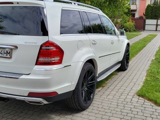 Белый Мерседес ГЛ-класс, объемом двигателя 3 л и пробегом 283 тыс. км за 20000 $, фото 6 на Automoto.ua