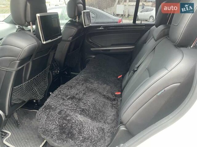 Белый Мерседес ГЛ-класс, объемом двигателя 2.99 л и пробегом 243 тыс. км за 16500 $, фото 7 на Automoto.ua