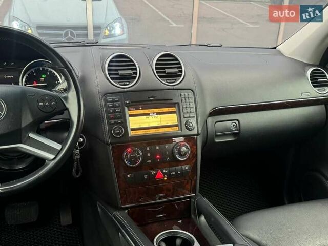 Белый Мерседес ГЛ-класс, объемом двигателя 3 л и пробегом 272 тыс. км за 17500 $, фото 28 на Automoto.ua