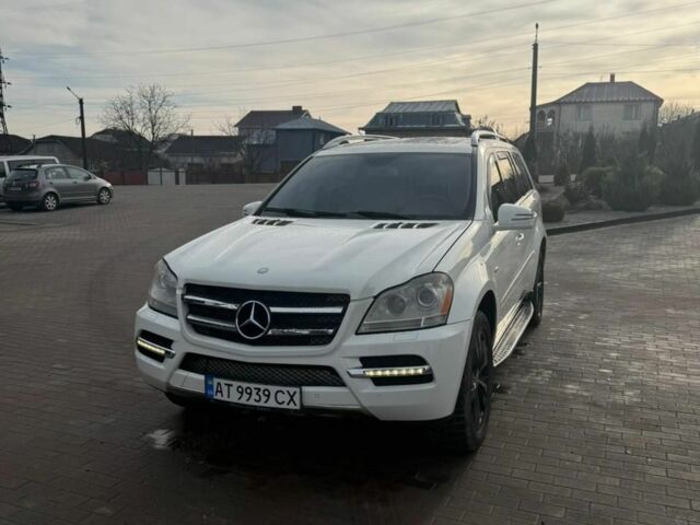 Белый Мерседес ГЛ-класс, объемом двигателя 3 л и пробегом 330 тыс. км за 19000 $, фото 3 на Automoto.ua