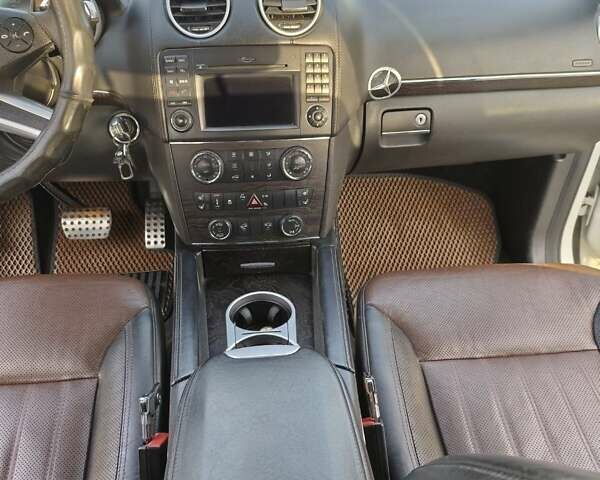 Белый Мерседес ГЛ-класс, объемом двигателя 2.99 л и пробегом 288 тыс. км за 17500 $, фото 11 на Automoto.ua