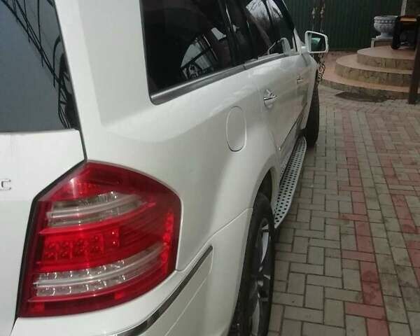 Белый Мерседес ГЛ-класс, объемом двигателя 3 л и пробегом 252 тыс. км за 18300 $, фото 5 на Automoto.ua