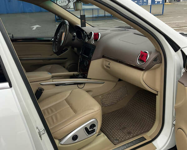 Білий Мерседес ГЛ-Клас, об'ємом двигуна 2.99 л та пробігом 255 тис. км за 17000 $, фото 7 на Automoto.ua