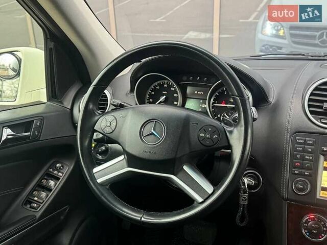 Белый Мерседес ГЛ-класс, объемом двигателя 3 л и пробегом 272 тыс. км за 17500 $, фото 24 на Automoto.ua