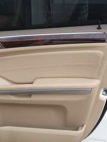 Белый Мерседес ГЛ-класс, объемом двигателя 3 л и пробегом 255 тыс. км за 24300 $, фото 21 на Automoto.ua