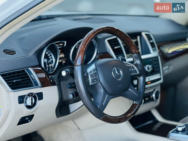 Белый Мерседес ГЛ-класс, объемом двигателя 4.7 л и пробегом 163 тыс. км за 19500 $, фото 22 на Automoto.ua
