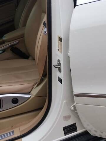 Белый Мерседес ГЛ-класс, объемом двигателя 3 л и пробегом 255 тыс. км за 24300 $, фото 16 на Automoto.ua