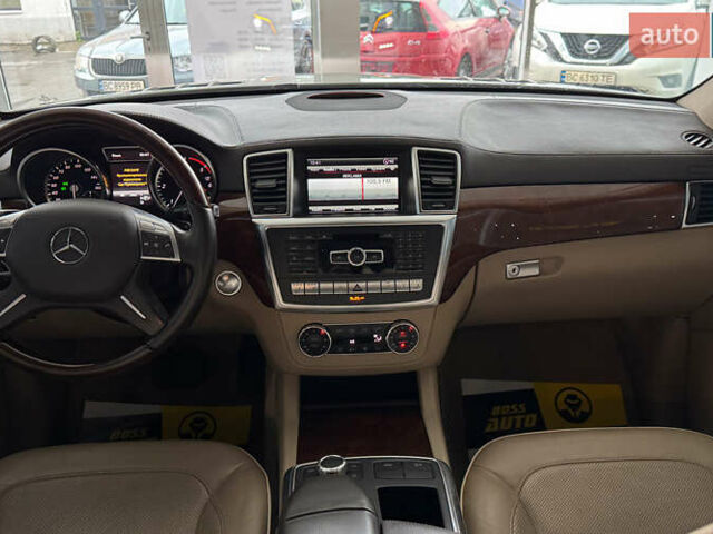 Белый Мерседес ГЛ-класс, объемом двигателя 3 л и пробегом 235 тыс. км за 24900 $, фото 11 на Automoto.ua