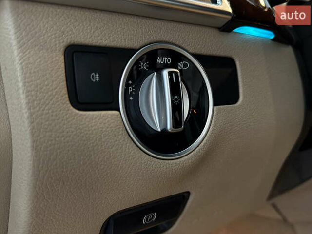 Белый Мерседес ГЛ-класс, объемом двигателя 3 л и пробегом 235 тыс. км за 24900 $, фото 13 на Automoto.ua