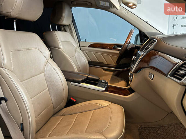 Белый Мерседес ГЛ-класс, объемом двигателя 3 л и пробегом 235 тыс. км за 24900 $, фото 24 на Automoto.ua