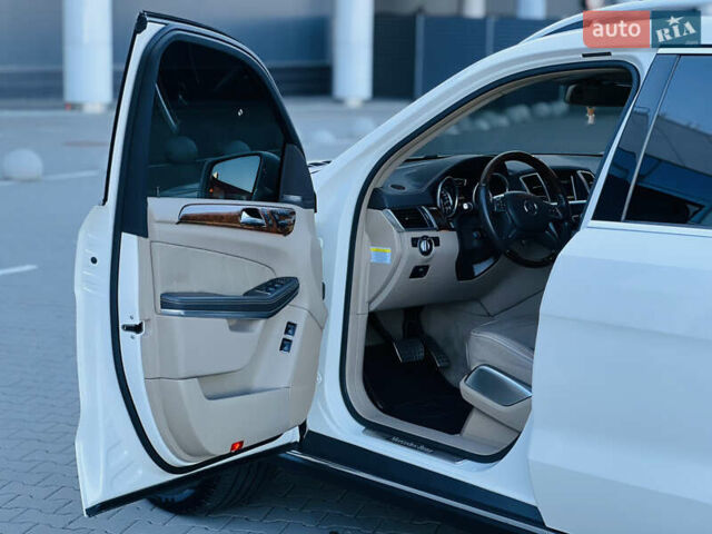 Белый Мерседес ГЛ-класс, объемом двигателя 4.7 л и пробегом 163 тыс. км за 19500 $, фото 18 на Automoto.ua