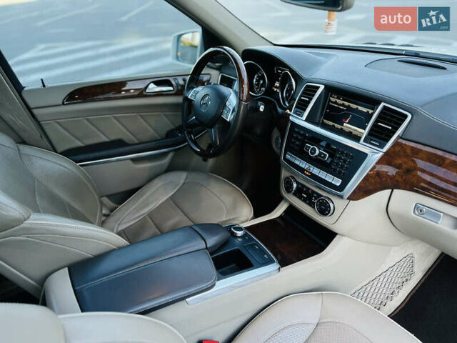 Белый Мерседес ГЛ-класс, объемом двигателя 4.7 л и пробегом 163 тыс. км за 19500 $, фото 26 на Automoto.ua
