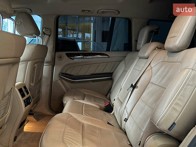 Белый Мерседес ГЛ-класс, объемом двигателя 3 л и пробегом 235 тыс. км за 24900 $, фото 23 на Automoto.ua