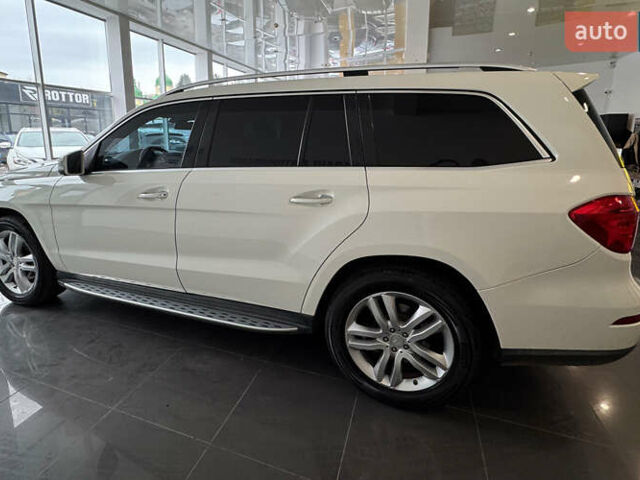 Белый Мерседес ГЛ-класс, объемом двигателя 3 л и пробегом 235 тыс. км за 24900 $, фото 4 на Automoto.ua