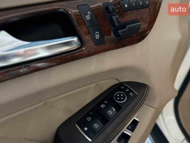 Белый Мерседес ГЛ-класс, объемом двигателя 3 л и пробегом 235 тыс. км за 24900 $, фото 21 на Automoto.ua