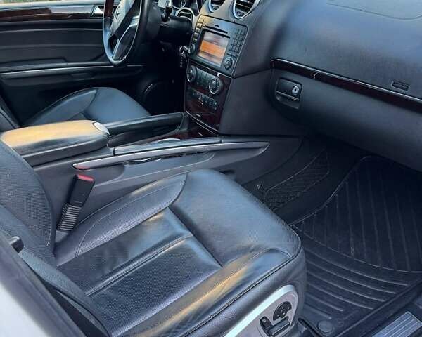 Білий Мерседес ГЛ-Клас, об'ємом двигуна 2.99 л та пробігом 200 тис. км за 21000 $, фото 6 на Automoto.ua