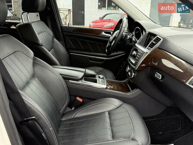 Білий Мерседес ГЛ-Клас, об'ємом двигуна 4.7 л та пробігом 217 тис. км за 19999 $, фото 43 на Automoto.ua