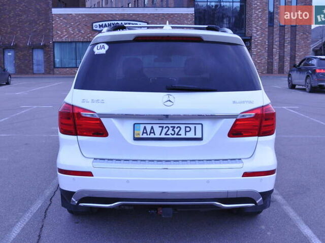 Белый Мерседес ГЛ-класс, объемом двигателя 3 л и пробегом 185 тыс. км за 27450 $, фото 4 на Automoto.ua