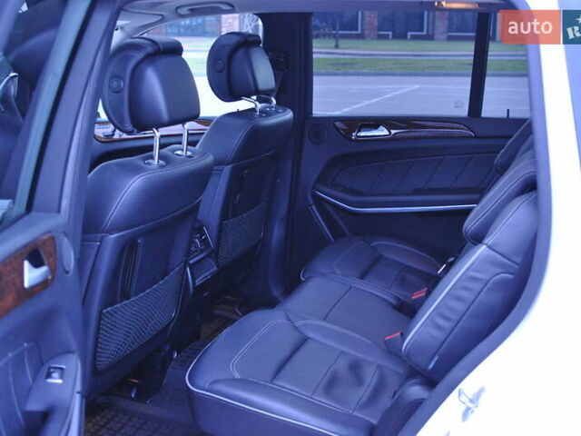 Белый Мерседес ГЛ-класс, объемом двигателя 3 л и пробегом 185 тыс. км за 27450 $, фото 12 на Automoto.ua