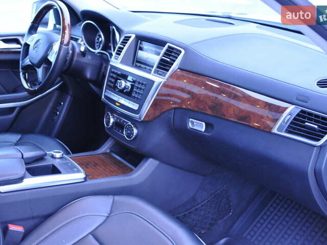 Белый Мерседес ГЛ-класс, объемом двигателя 3 л и пробегом 185 тыс. км за 27450 $, фото 15 на Automoto.ua