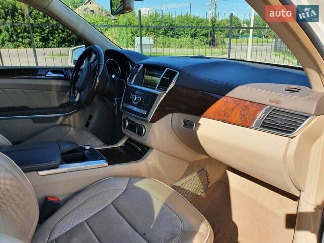 Белый Мерседес ГЛ-класс, объемом двигателя 3 л и пробегом 155 тыс. км за 31900 $, фото 4 на Automoto.ua