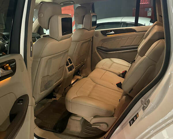 Білий Мерседес ГЛ-Клас, об'ємом двигуна 2.99 л та пробігом 238 тис. км за 23000 $, фото 7 на Automoto.ua