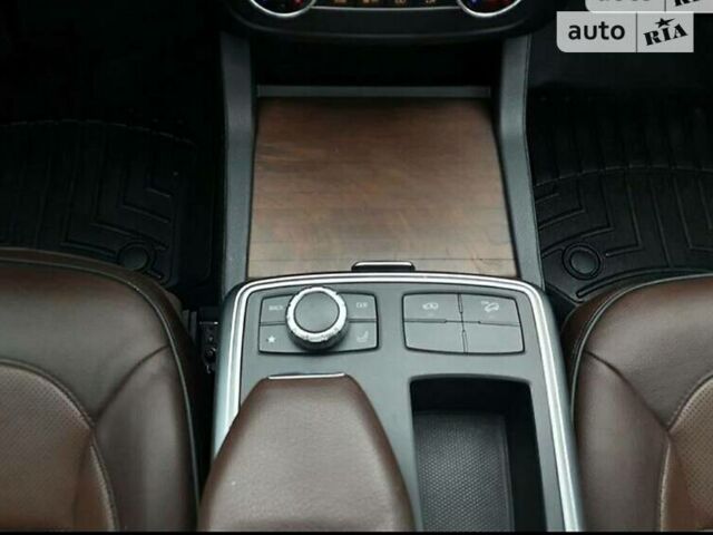 Білий Мерседес ГЛ-Клас, об'ємом двигуна 3 л та пробігом 260 тис. км за 27300 $, фото 15 на Automoto.ua